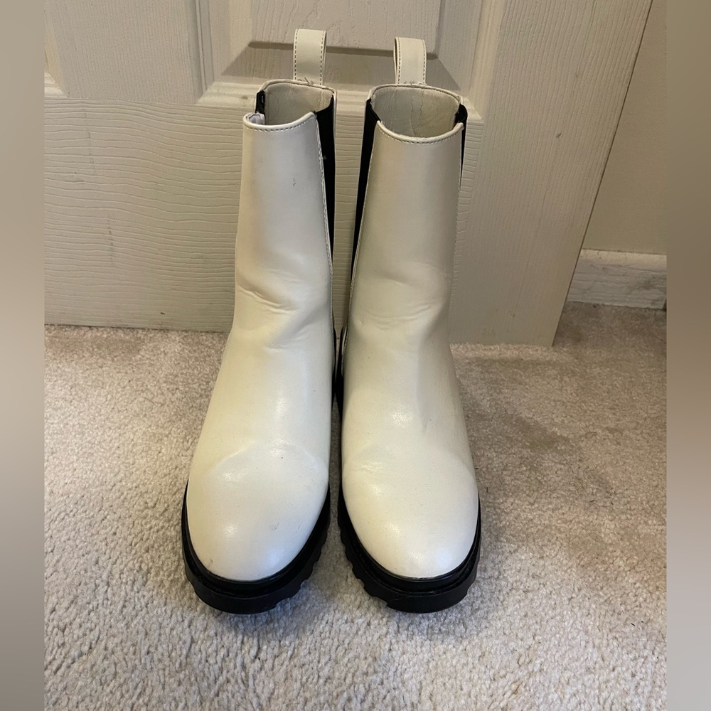 Amazon Essentials White and Black Ankle Boots